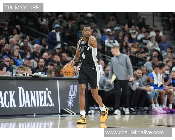 福克斯因左小指肌腱损伤将进行手术赛季报销球队面临挑战